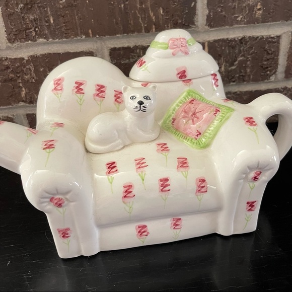 Ceramic Cat Teapot - Picture 1 of 9